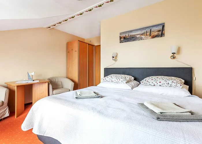 منتزه العطل Roza Wiatrow Chłapowo